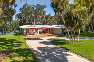 10522 SE 146th Terrace Rd, Ocklawaha, FL 32179 - Photo 2