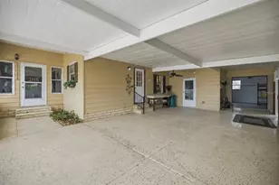 728 Truman Ave, Lady Lake, FL 32159 - Photo 4