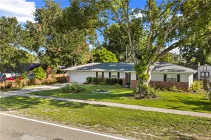 207 W Wheeler Rd, Seffner, FL 33584 - Photo 2