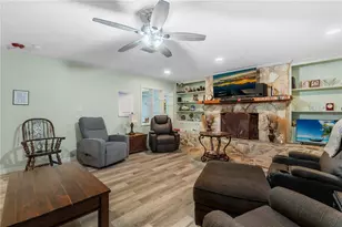 207 W Wheeler Rd, Seffner, FL 33584 - Photo 6