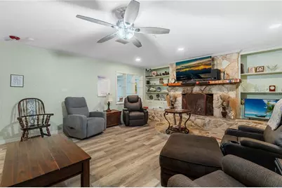 207 W Wheeler Road, Seffner, FL 33584 - Photo 8