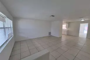 229 W Casurina Pl, Beverly Hills, FL 34465 - Photo 4