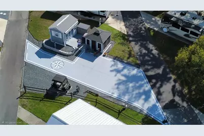 2850 NE 103rd Terrace, Silver Springs, FL 34488 - Photo 2