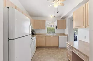 501 Alcazar Ct, The Villages, FL 32159 - Photo 12