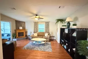 1215 Panama Pl, Lady Lake, FL 32159 - Photo 4