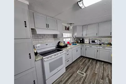 730 Royal Palm Avenue, The Villages, FL 32159 - Photo 10