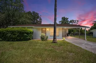 21545 SW Honeysuckle St, Dunnellon, FL 34431 - Photo 2