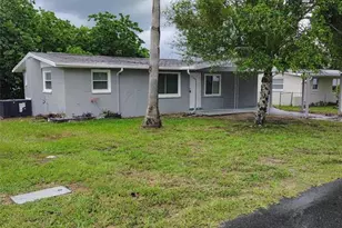 27 E Lemon St, Beverly Hills, FL 34465 - Photo 2