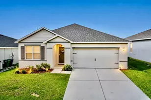 1040 Cambridge Dr, Winter Haven, FL 33881 - Photo 1