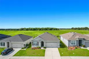 1040 Cambridge Dr, Winter Haven, FL 33881 - Photo 2