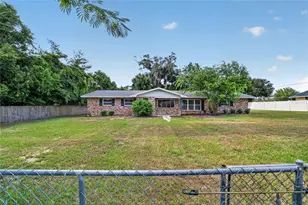 2421 NE 57th Pl, Ocala, FL 34479 - Photo 2