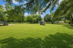 21771 SE 62nd St, Morriston, FL 32668 - Photo 18