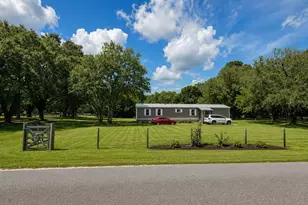 21771 SE 62nd St, Morriston, FL 32668 - Photo 2