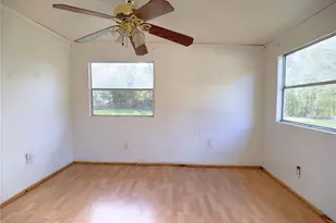 18274 SE 22nd Pl, Silver Springs, FL 34488 - Photo 10