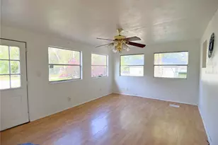 18274 SE 22nd Pl, Silver Springs, FL 34488 - Photo 4