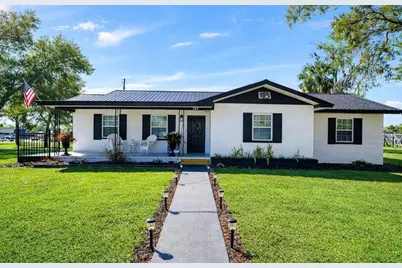 304 NE 1st Street, Chiefland, FL 32626 - Photo 1