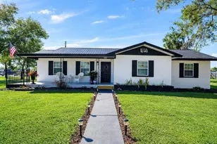 304 NE 1st St, Chiefland, FL 32626 - Photo 1