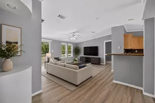 357 Walter Pl, Fruitland Park, FL 34731 - Photo 4