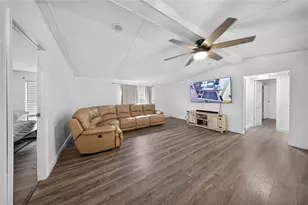 21720 NW 8th Ct, Pembroke Pines, FL 33029 - Photo 18