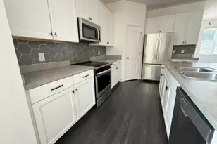 9704 Early Loop, Groveland, FL 34736 - Photo 4