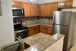 100 Sweetgum Woods Ct, Deltona, FL 32725 - Photo 2