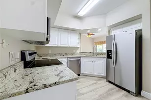 5281 Bowline Ct, Oxford, FL 34484 - Photo 6
