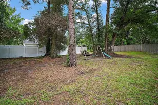 2404 NE 32nd Pl, Ocala, FL 34479 - Photo 2