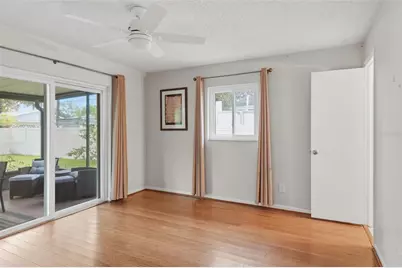 205 SE Monroe Circle N, Saint Petersburg, FL 33703 - Photo 8