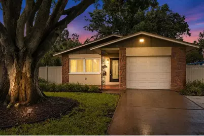 205 SE Monroe Circle N, Saint Petersburg, FL 33703 - Photo 1