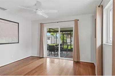 205 SE Monroe Circle N, Saint Petersburg, FL 33703 - Photo 6