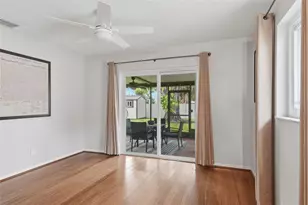 205 SE Monroe Cir N, Saint Petersburg, FL 33703 - Photo 6