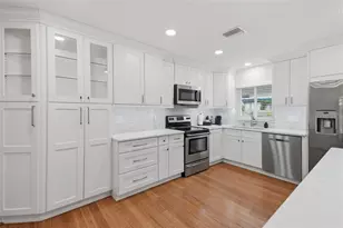 205 SE Monroe Cir N, Saint Petersburg, FL 33703 - Photo 12
