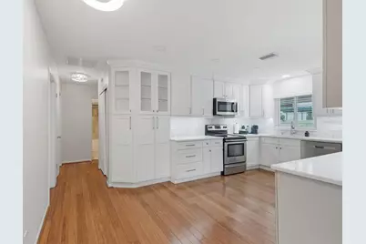 205 SE Monroe Circle N, Saint Petersburg, FL 33703 - Photo 12