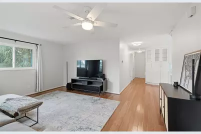 205 SE Monroe Circle N, Saint Petersburg, FL 33703 - Photo 4