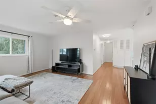 205 SE Monroe Cir N, Saint Petersburg, FL 33703 - Photo 4