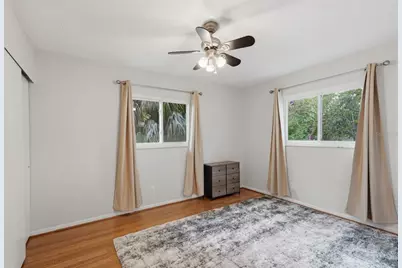 205 SE Monroe Circle N, Saint Petersburg, FL 33703 - Photo 16