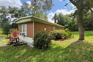 18225 SE 22nd Pl, Silver Springs, FL 34488 - Photo 2