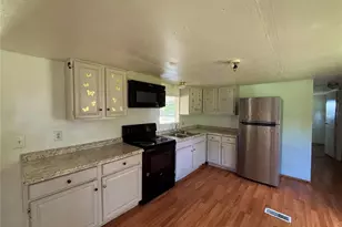 18274 SE 22nd Pl, Silver Springs, FL 34488 - Photo 16