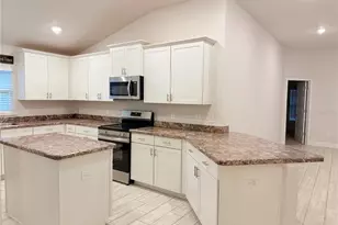8797 SE 161st Pl, Summerfield, FL 34491 - Photo 4