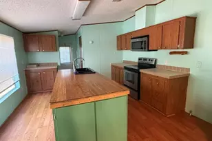 18351 SE 62nd Pl, Ocklawaha, FL 32179 - Photo 4