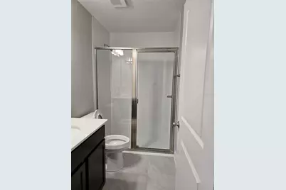 4437 Bessie Circle E, Jacksonville, FL 32209 - Photo 6