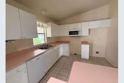 208 Aragon Lane, Lady Lake, FL 32159 - Photo 4