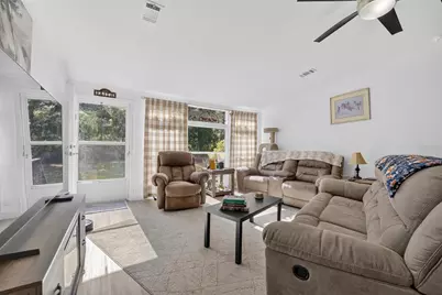 15680 SE 171st Lane, Weirsdale, FL 32195 - Photo 4