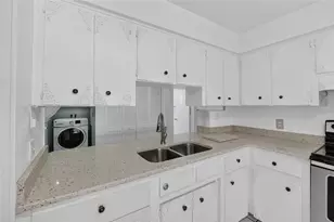 5579 W Pine Cir, Crystal River, FL 34429 - Photo 10