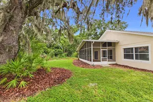 35601 Wickingham Ct, Zephyrhills, FL 33541 - Photo 4