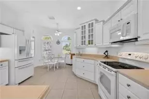 2725 Halsey Terrace, The Villages, FL 32162 - Photo 6