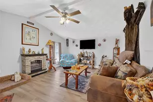 18544 SE 55th Pl, Ocklawaha, FL 32179 - Photo 8