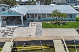 1409 SE 4th Ave, Crystal River, FL 34429 - Photo 1