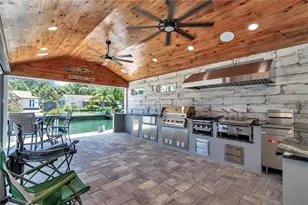 1409 SE 4th Ave, Crystal River, FL 34429 - Photo 2