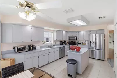 685 W Colbert Court, Beverly Hills, FL 34465 - Photo 12